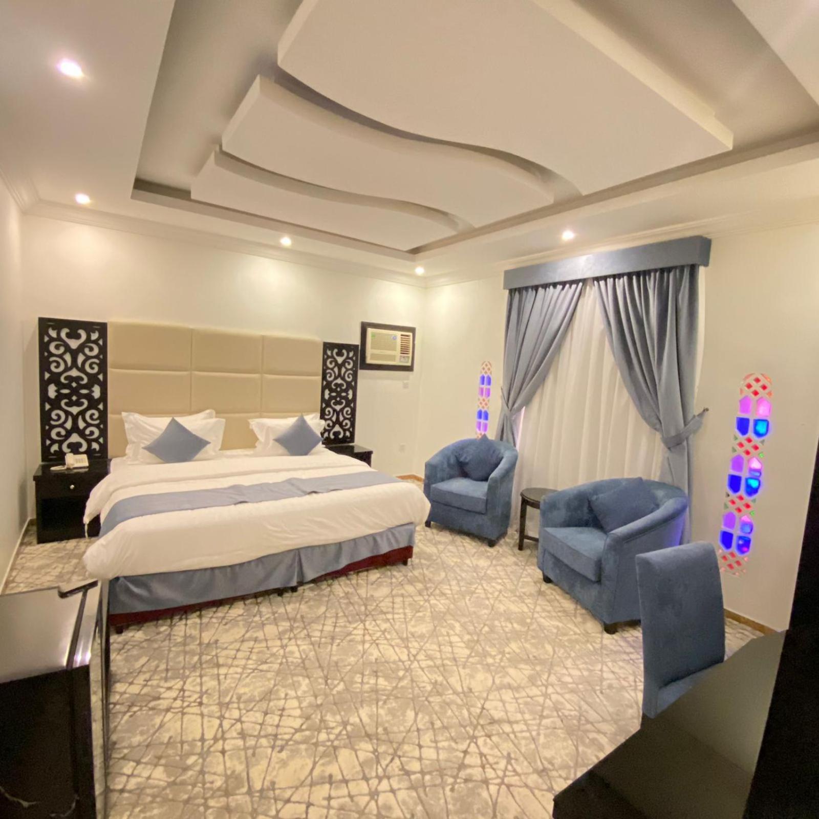 Center Plaza 4*