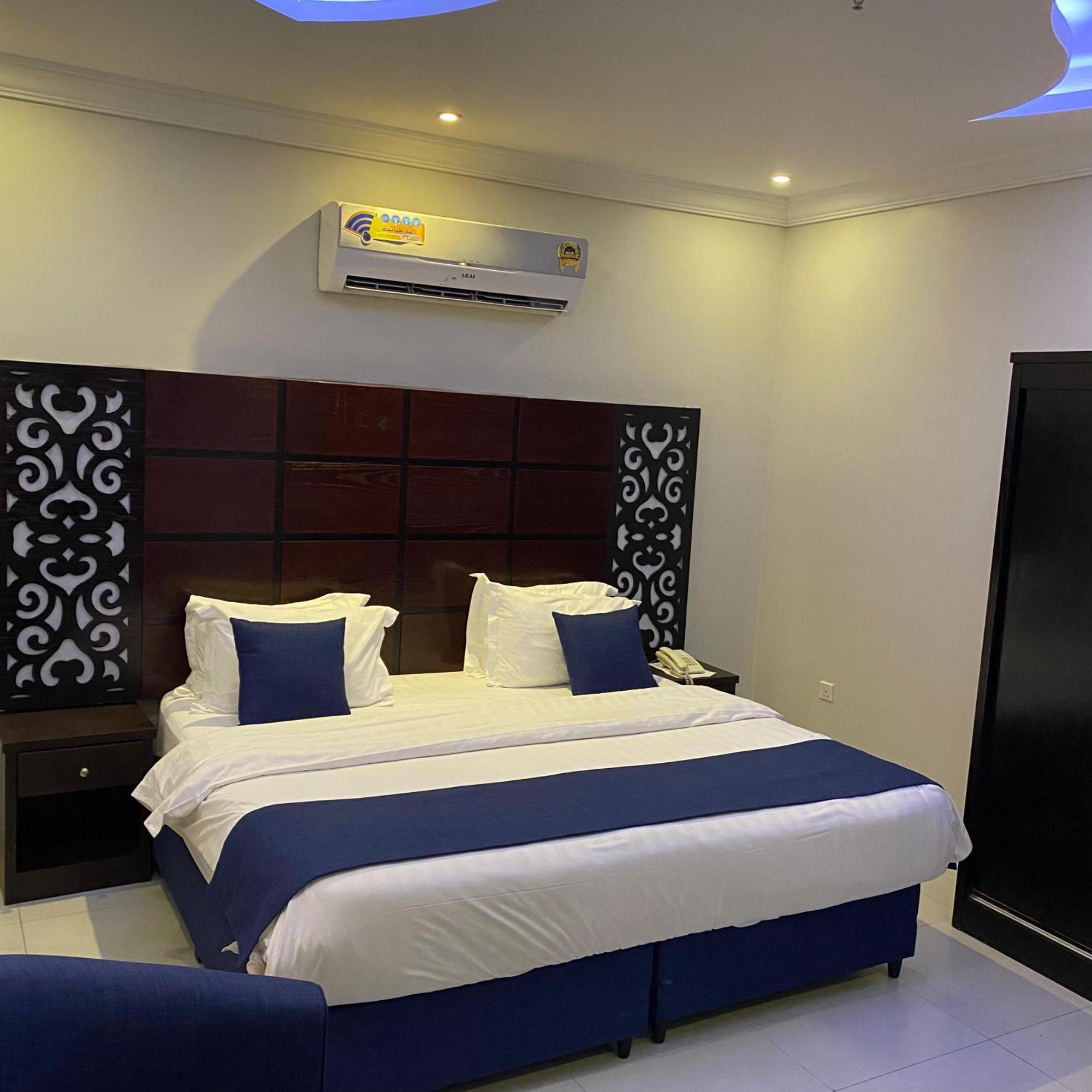 Center Plaza Aparthotel 4*