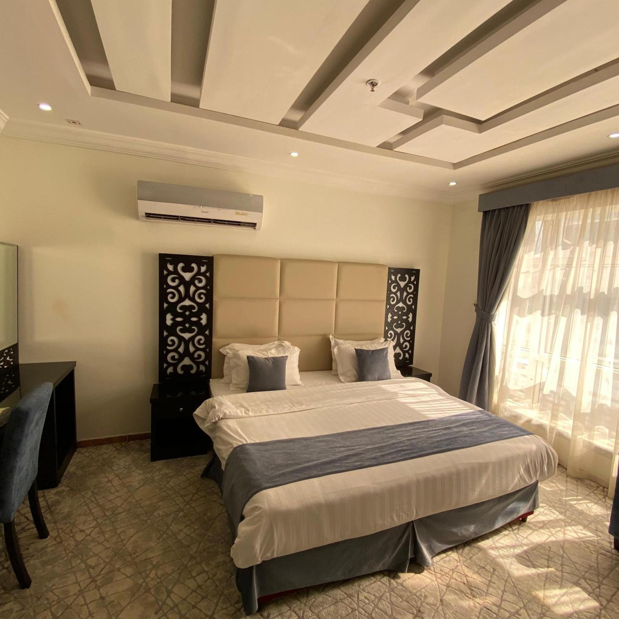 Aparthotel Center Plaza