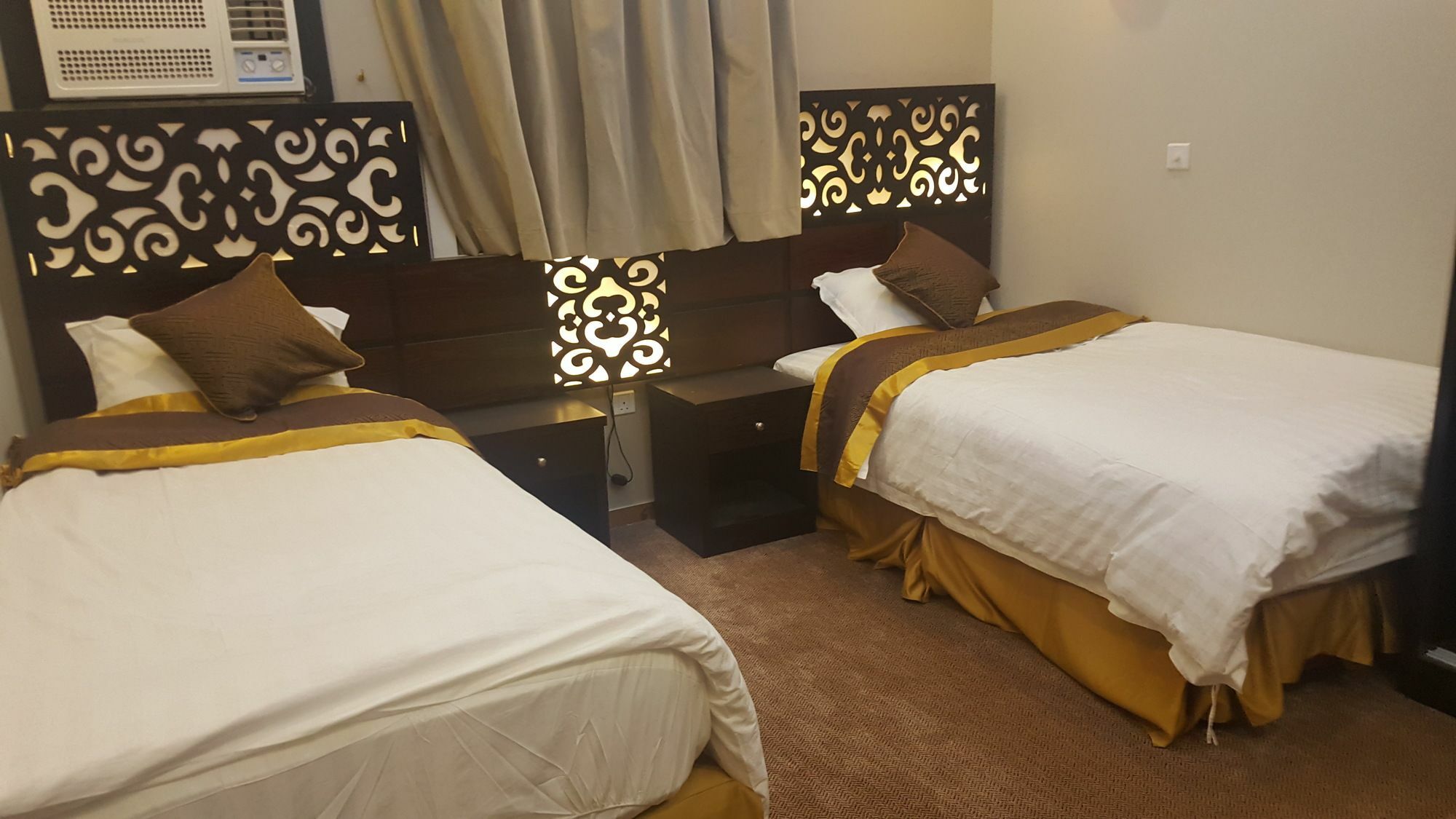 Center Plaza Aparthotel